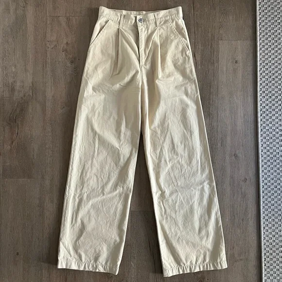 Levi’s Premium 100% Cotton High Loose Pleated Pants - Cream Beige - Size 25 - Picture 2 of 13